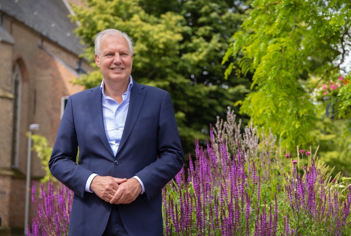 Burgemeester Rob Zuidema bij Cultureel Café Heino
